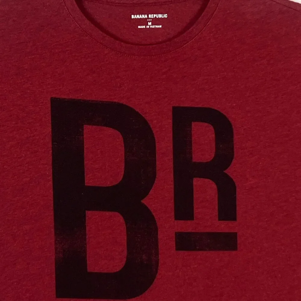 Banana Republic Men’s Graphic Tee Medium Maroon BR Logo T‑Shirt